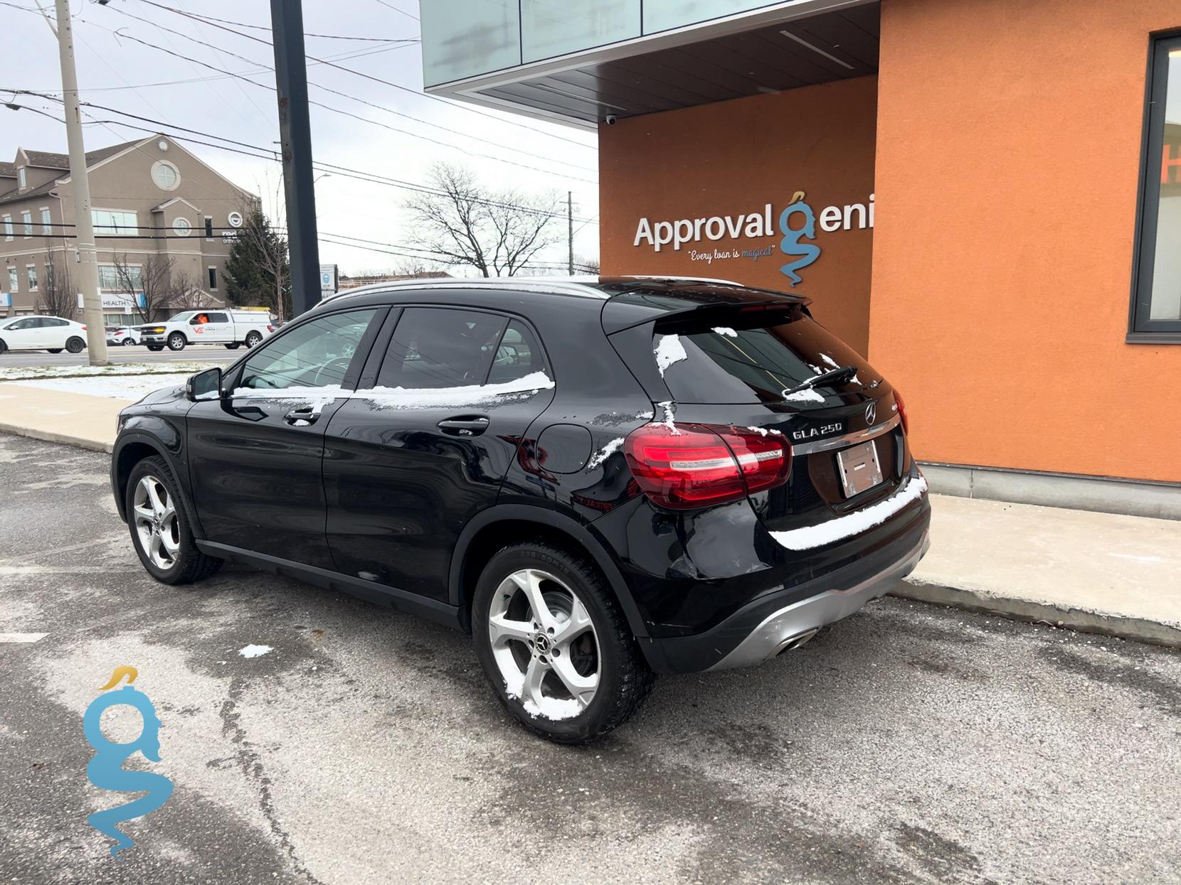 Mercedes-Benz GLA 250 2.0 4-MATIC