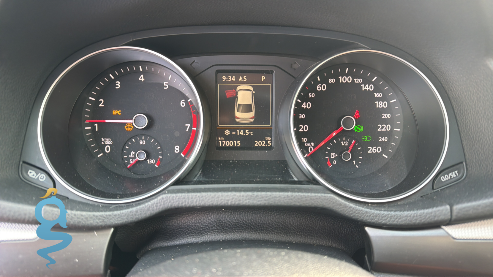 Volkswagen Passat 1.8 Highline w/ R-Line