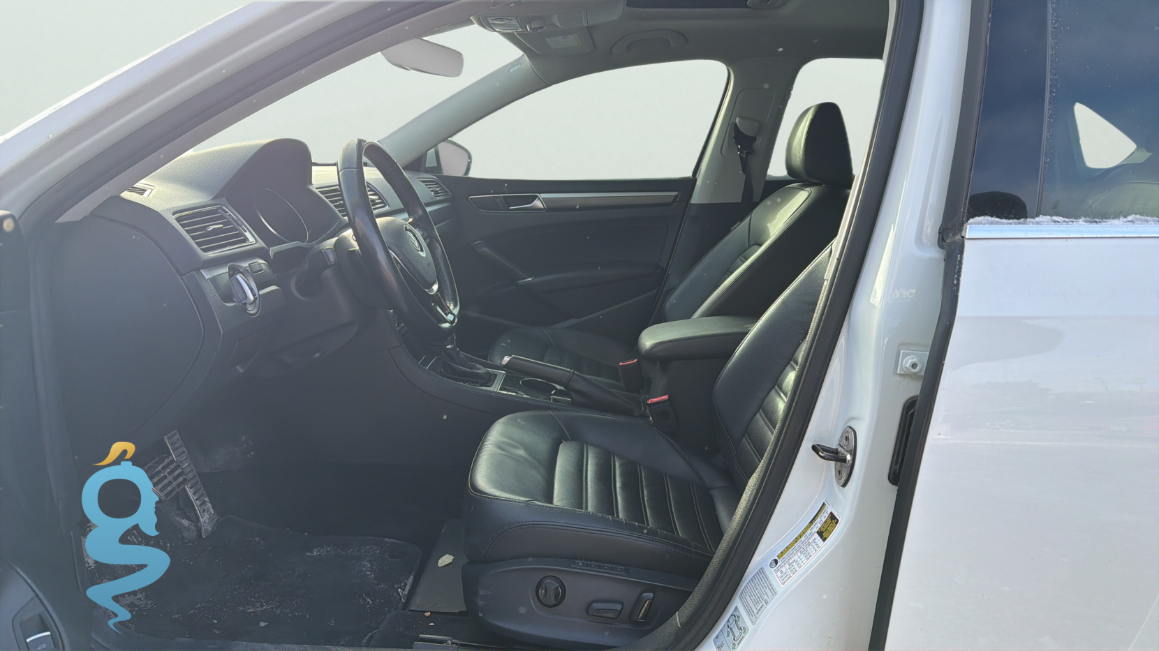 Volkswagen Passat 1.8 Highline w/ R-Line