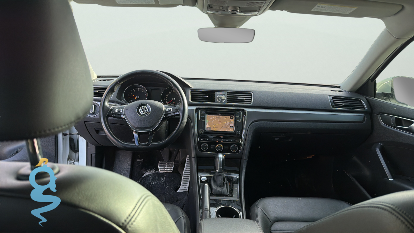 Volkswagen Passat 1.8 Highline w/ R-Line