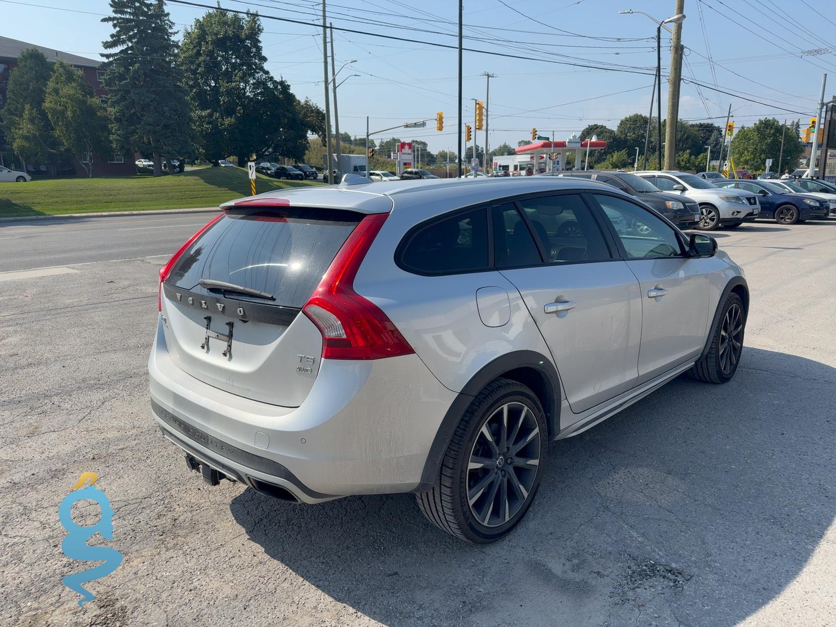 Volvo V60 Cross Country 1.9 Premier V60 Cross Country AWD