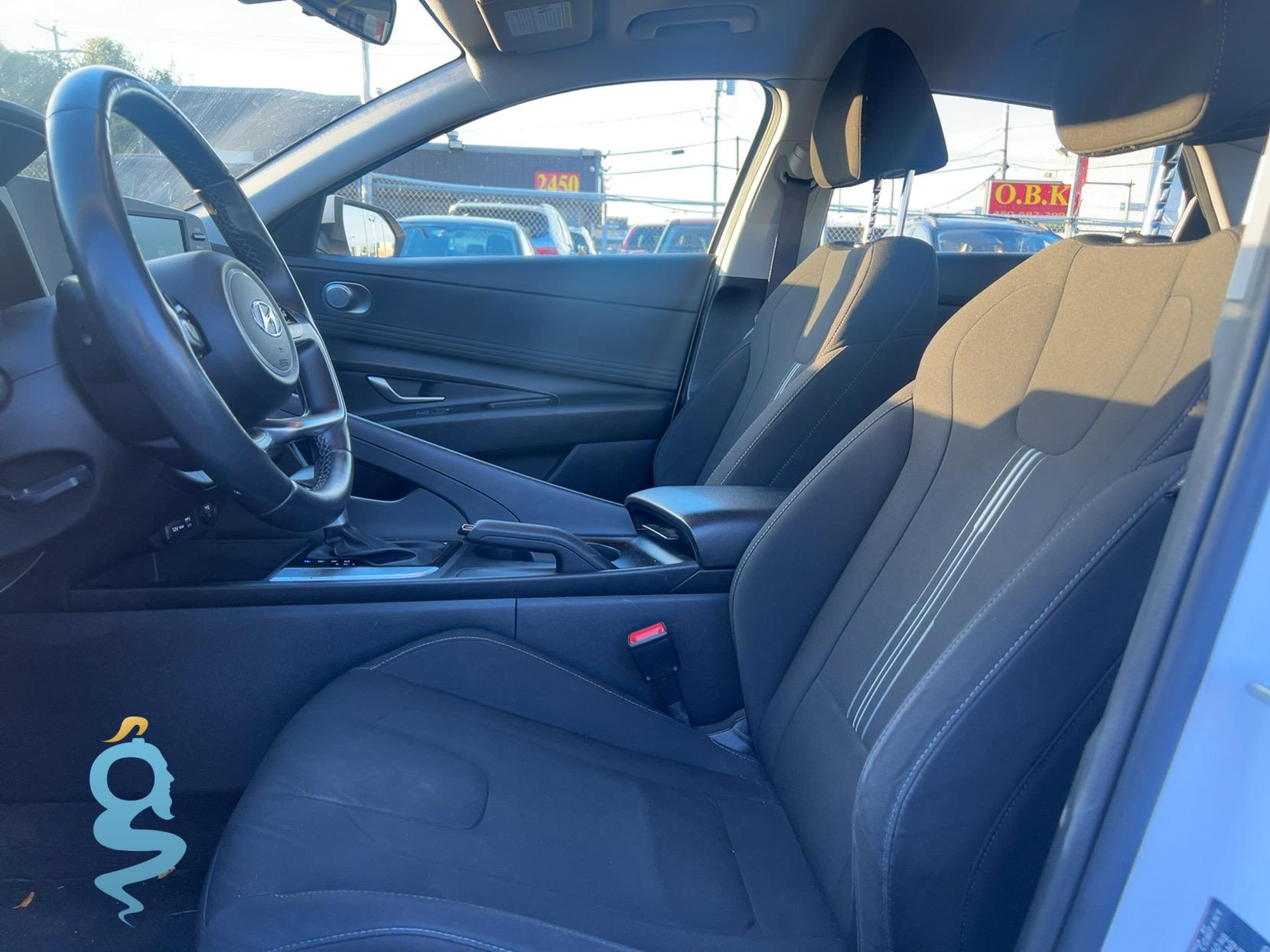 Hyundai Elantra 2.0 Blue