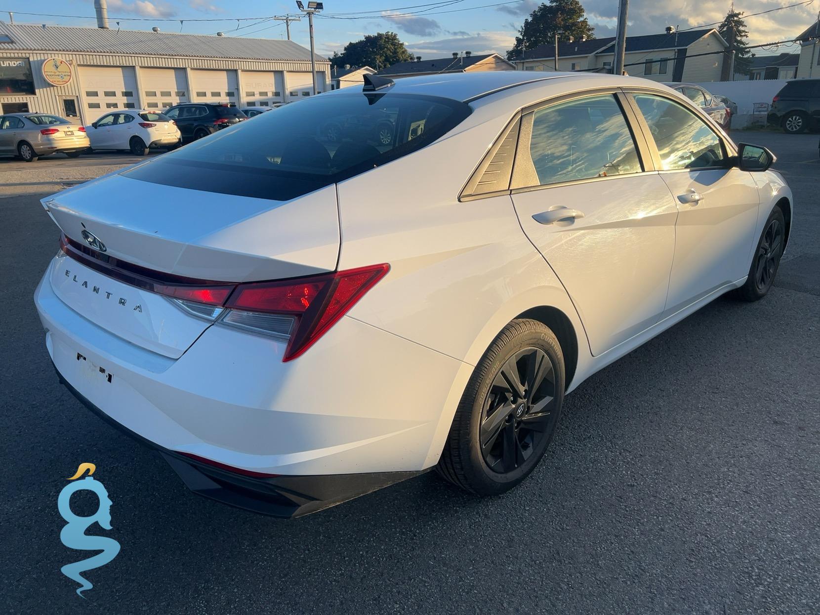 Hyundai Elantra 2.0 Blue