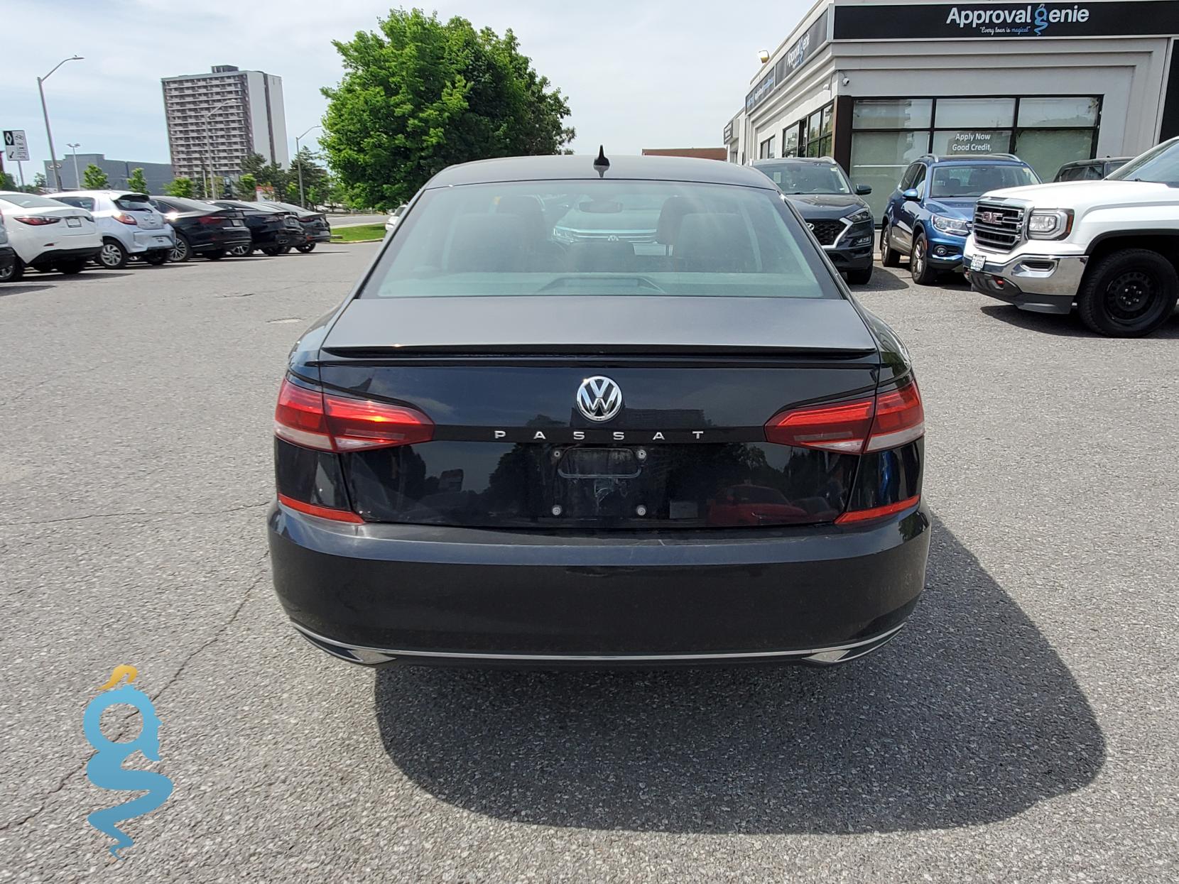 Volkswagen Passat 2.0 Execline w/R-Line Pkg.