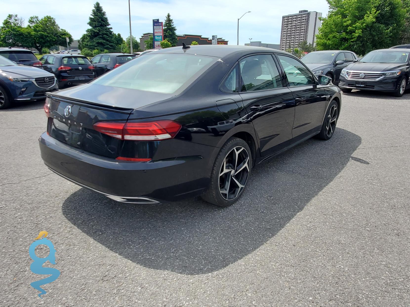 Volkswagen Passat 2.0 Execline w/R-Line Pkg.