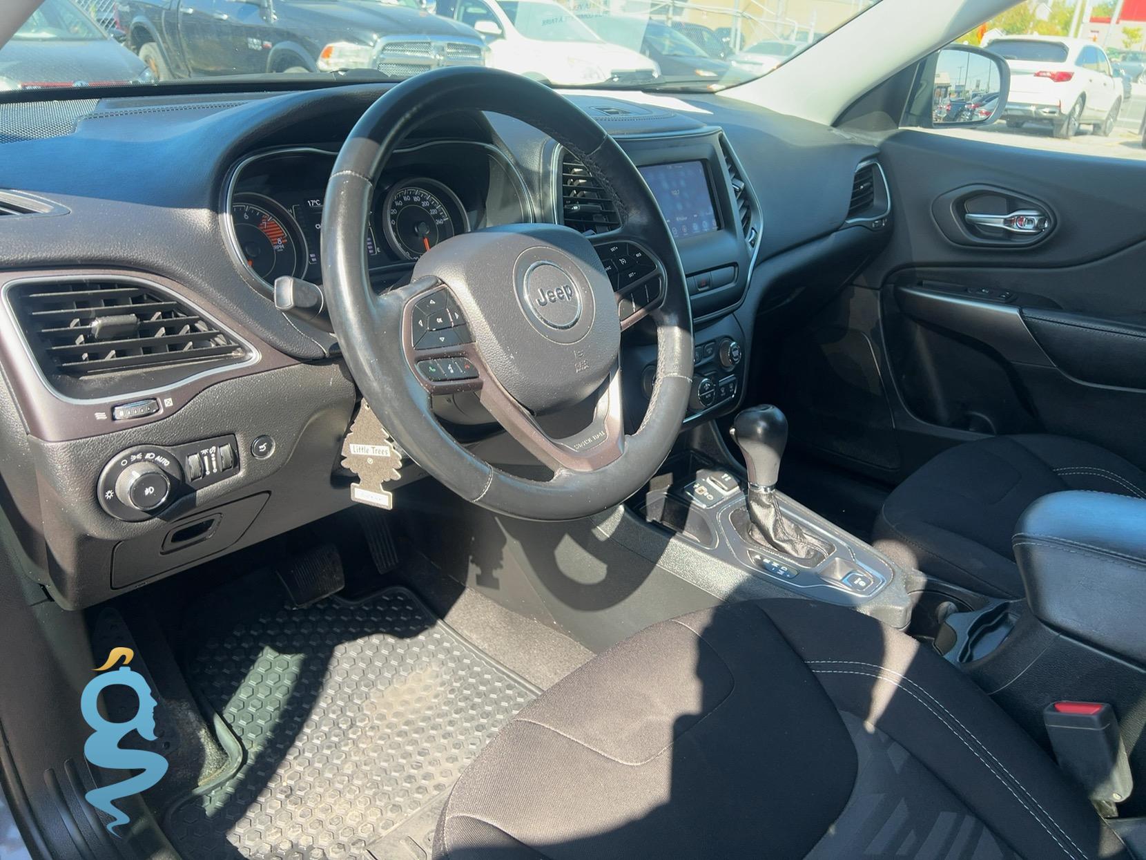 Jeep Cherokee 3.2 Latitude (US), Longitude (Bux), North (Can)