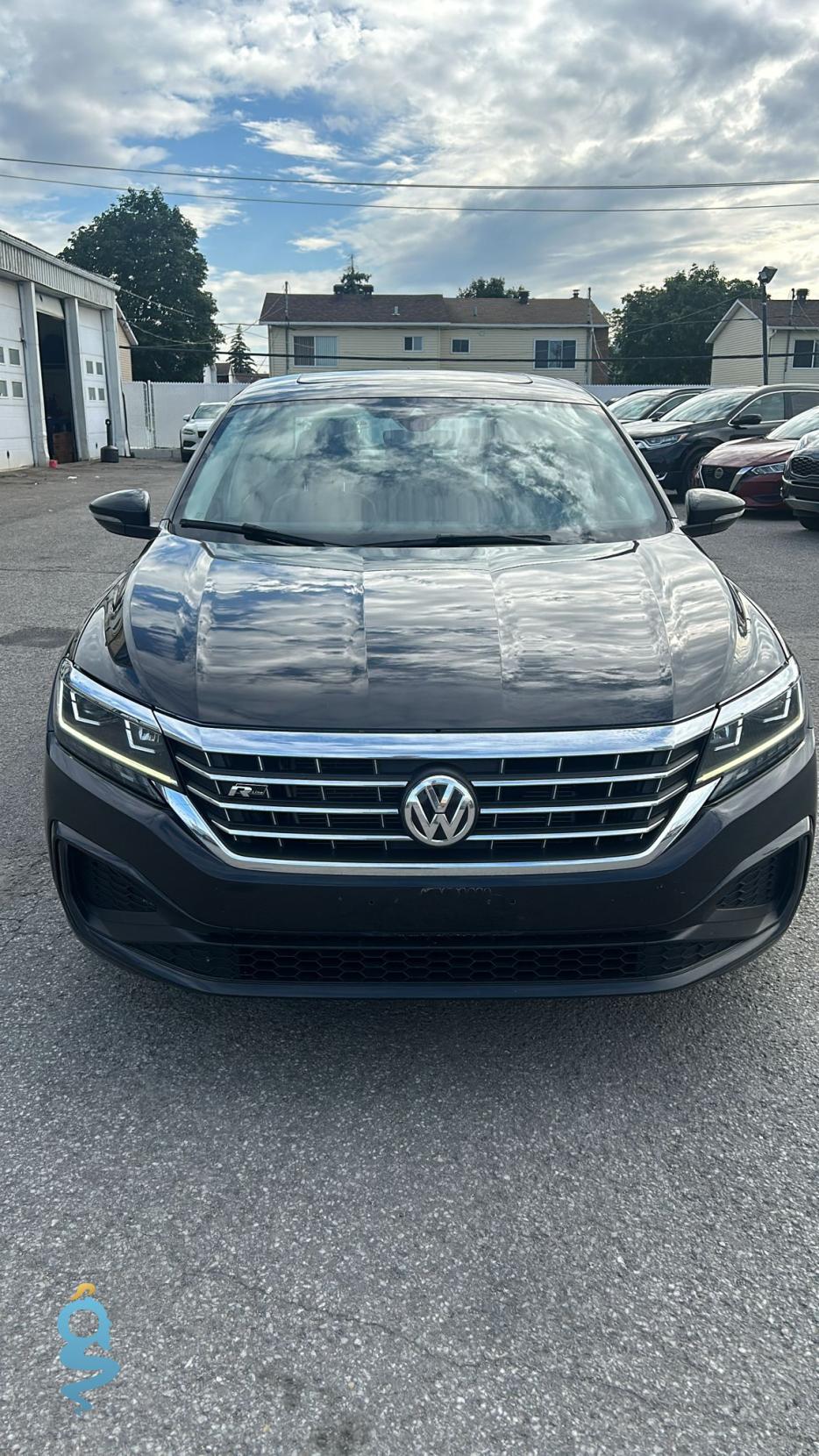 Volkswagen Passat 2.0 Execline w/R-Line Pkg.