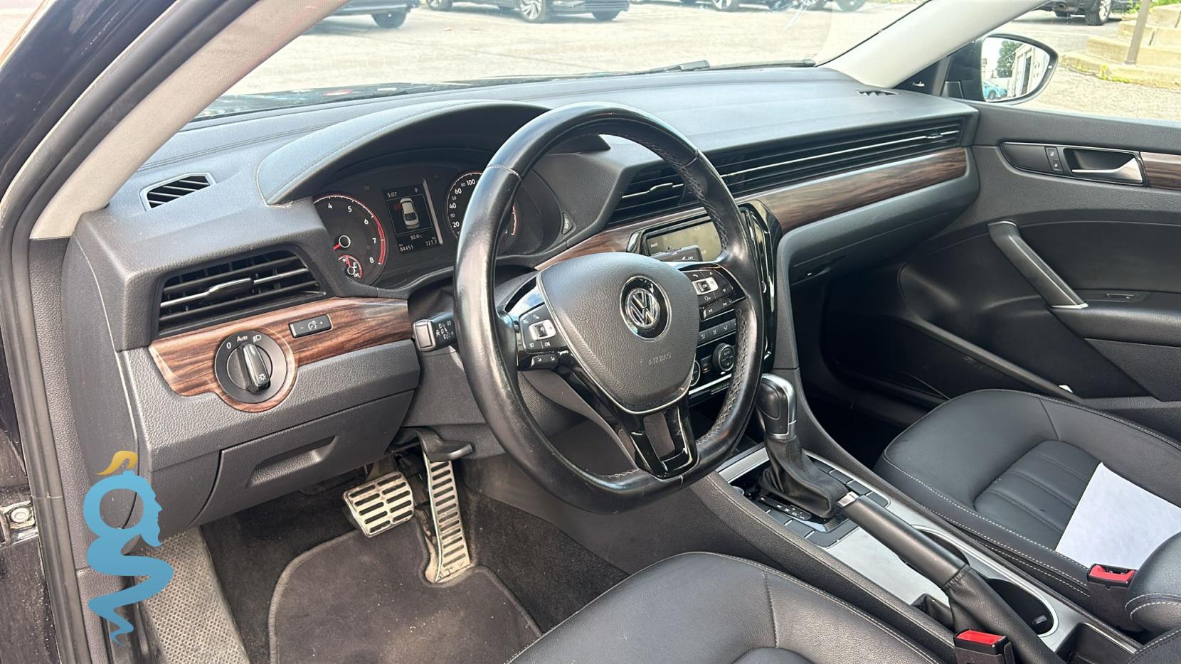 Volkswagen Passat 2.0 Execline w/R-Line Pkg.