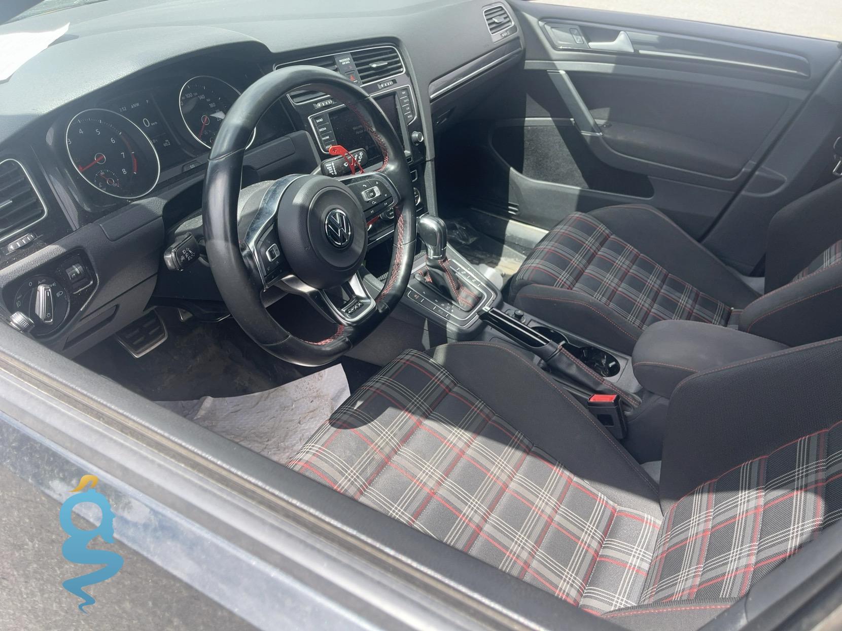 Volkswagen Golf 2.0 2.0T Base/ Performace Pkg. S, SE, Autobahn