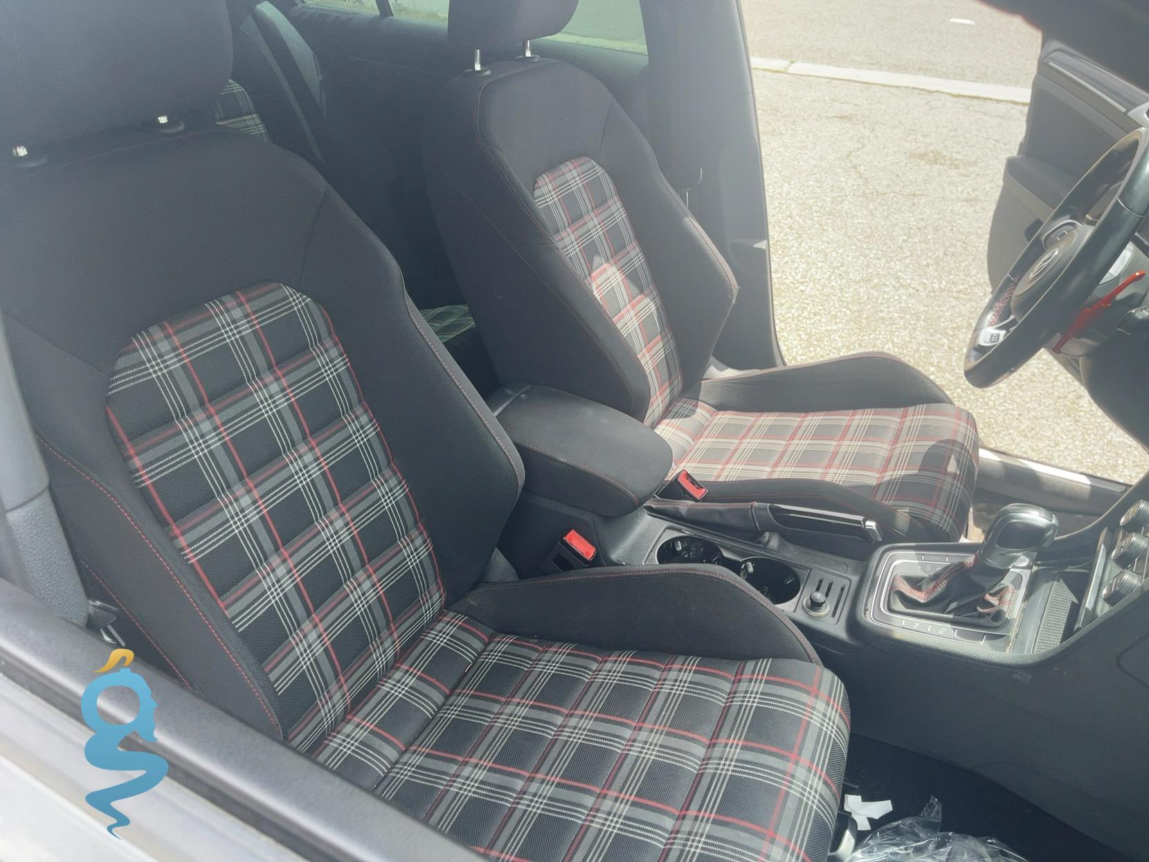 Volkswagen Golf 2.0 2.0T Base/ Performace Pkg. S, SE, Autobahn