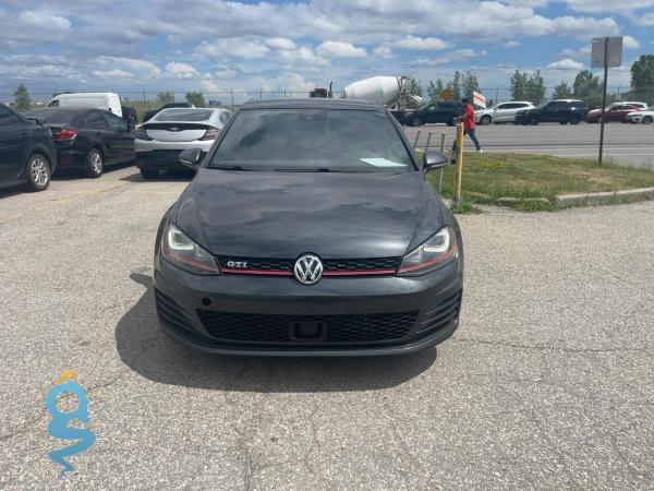 Volkswagen Golf 2.0 2.0T Base/ Performace Pkg. S, SE, Autobahn