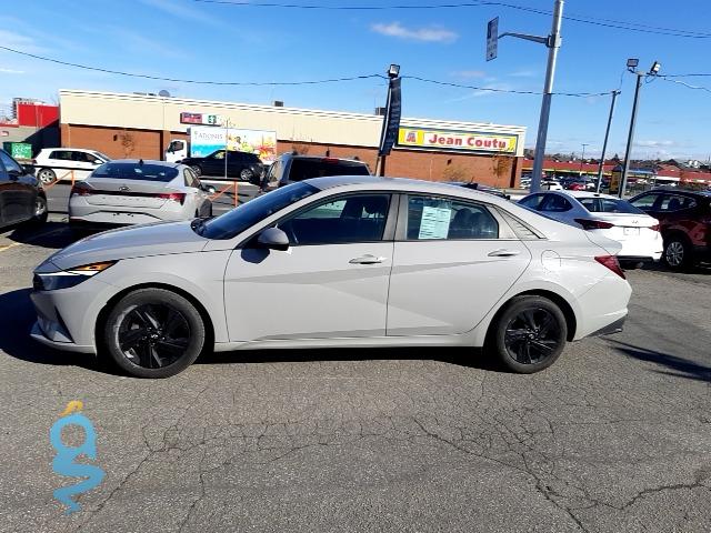 Hyundai Elantra 2.0 Blue