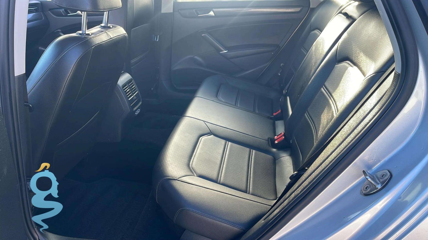 Volkswagen Passat 2.0 Highline Passat Variant (B8, facelift 2019)