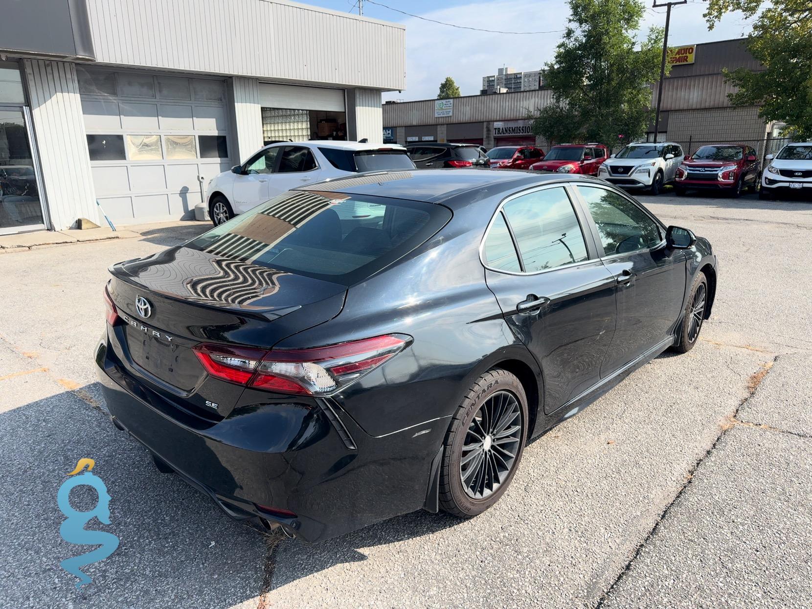 Toyota Camry 2.5 SE AXVA70L/GSV70L/AXVH70L