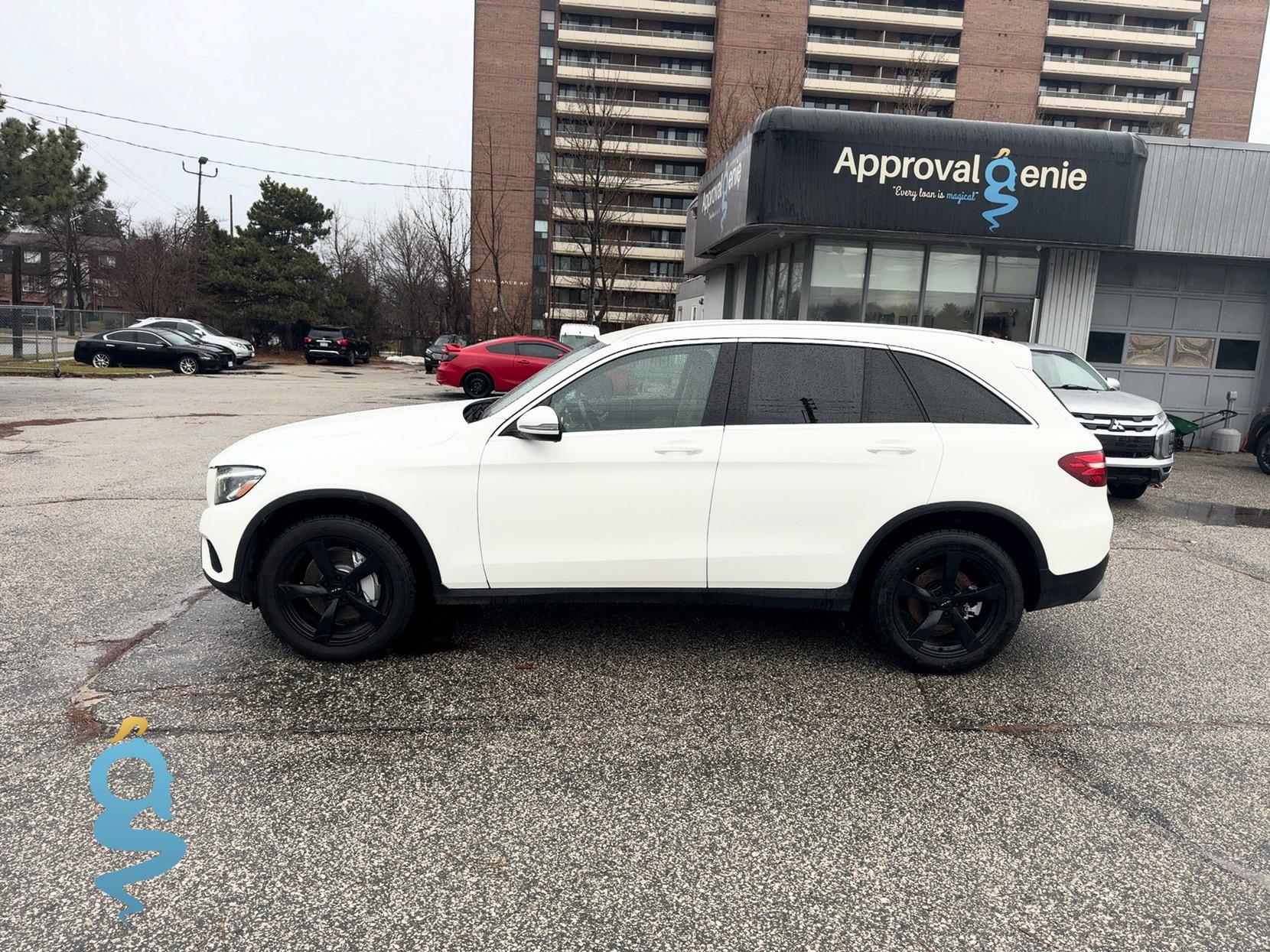 Mercedes-Benz GLC 300 2.0 Base-4M