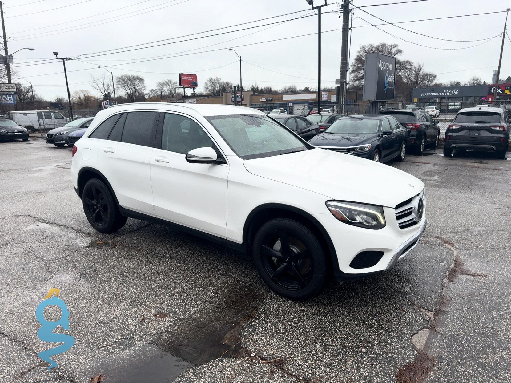 Mercedes-Benz GLC 300 2.0 Base-4M