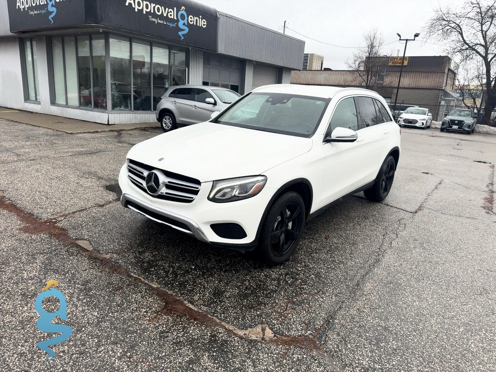 Mercedes-Benz GLC 300 2.0 Base-4M