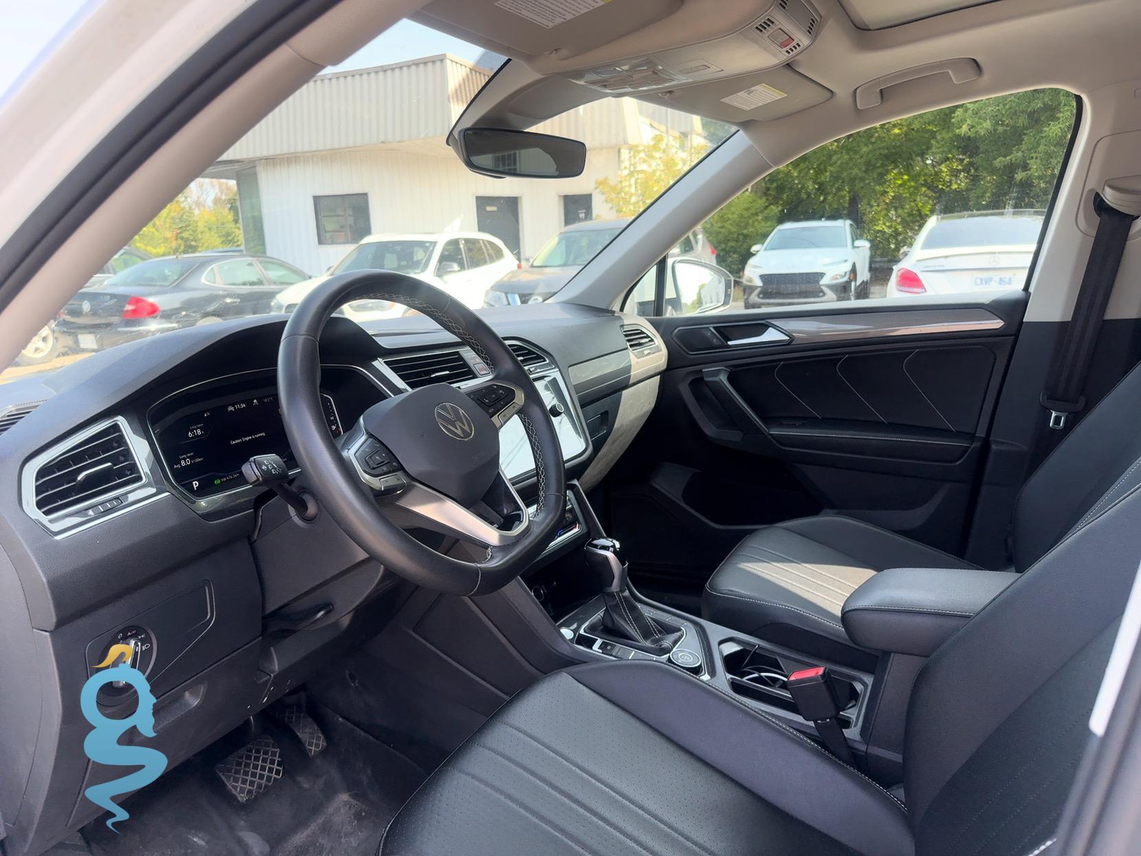 Volkswagen Tiguan 2.0 4Motion SE w/Sunroof Pkg.