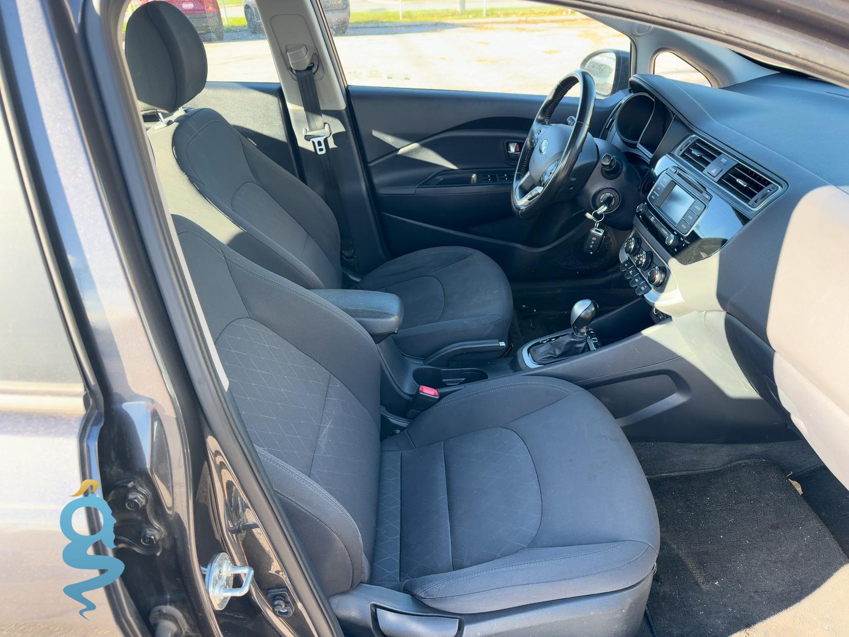 Kia Rio 1.6 EX / SX EX / SX