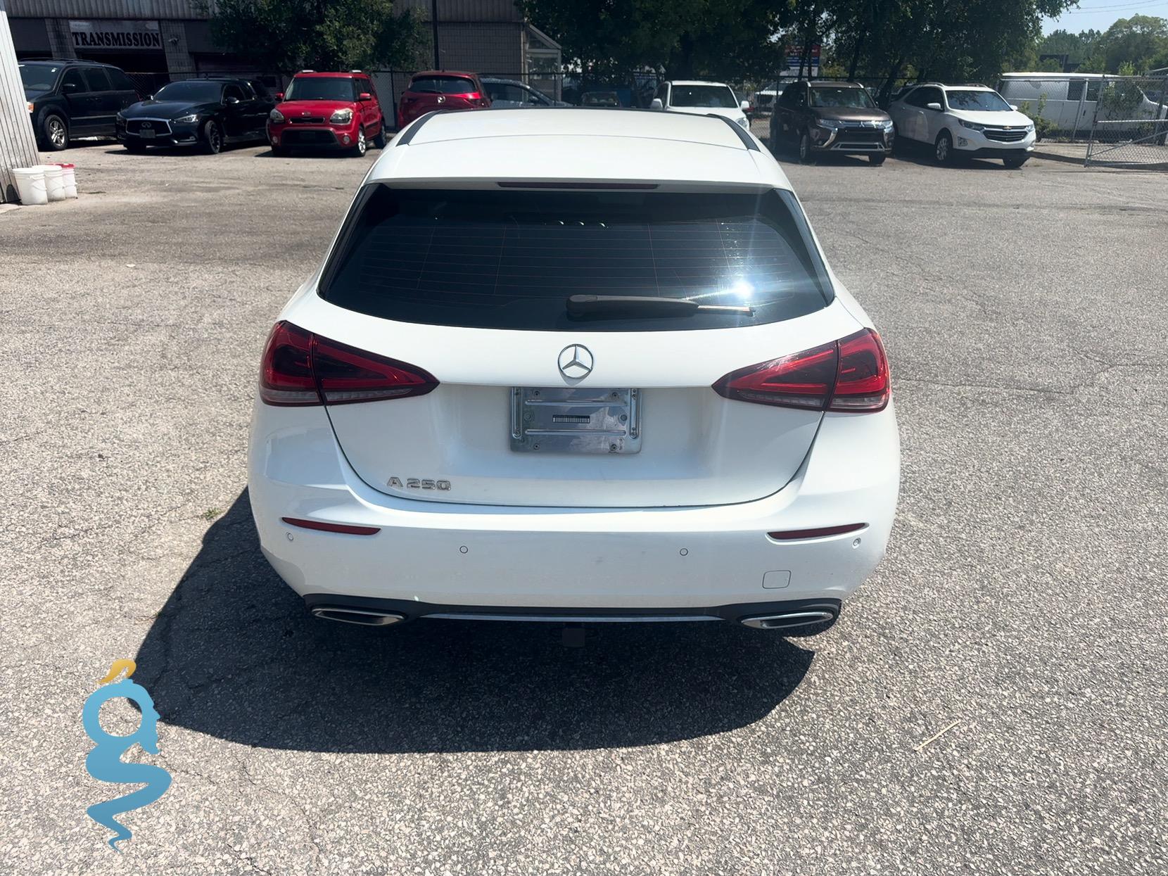 Mercedes-Benz A 220