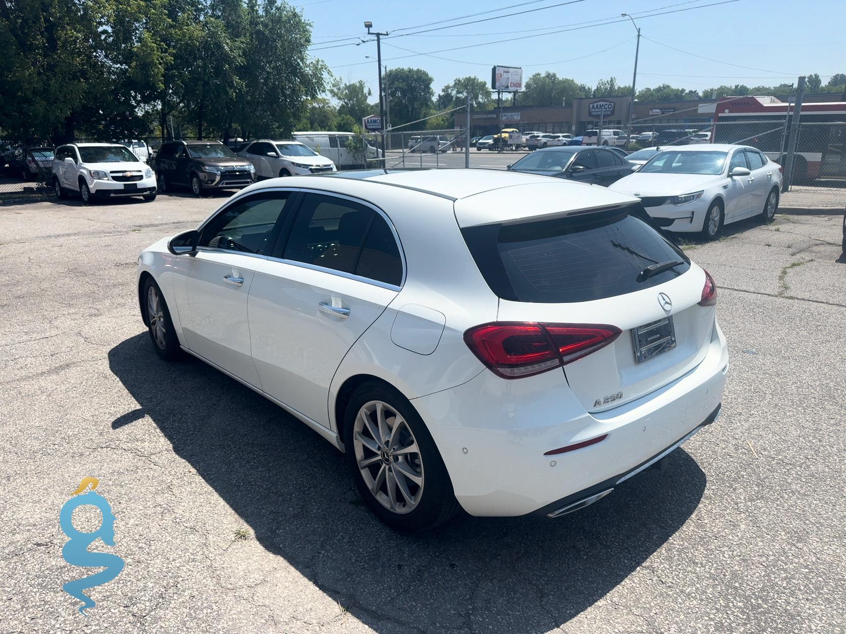 Mercedes-Benz A 220