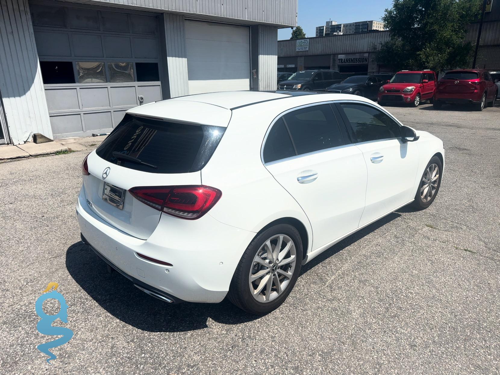 Mercedes-Benz A 220