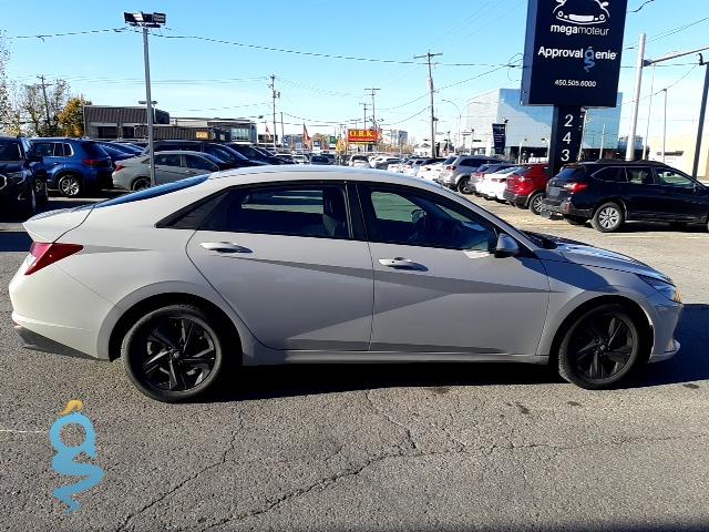 Hyundai Elantra 2.0 Blue