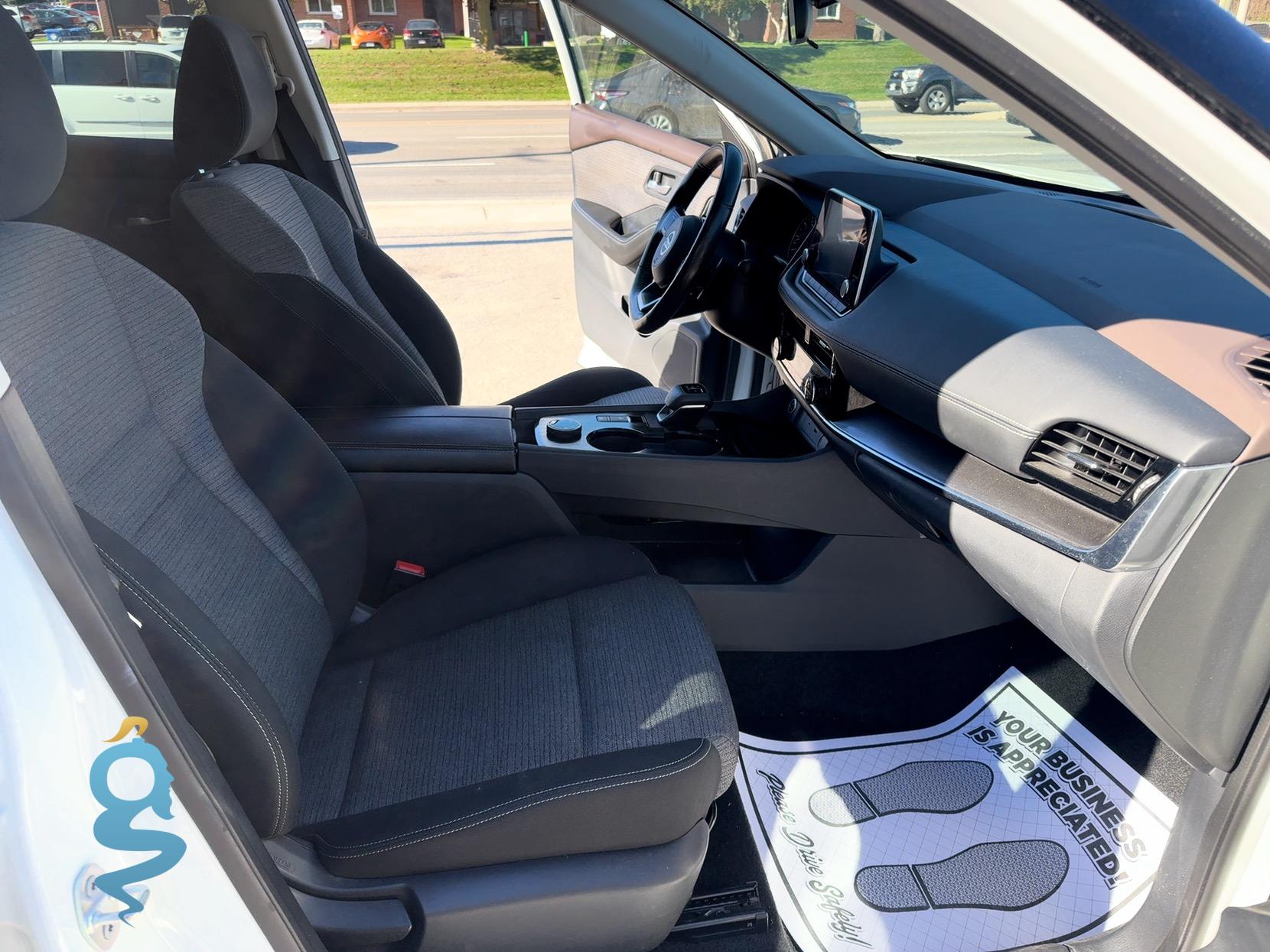 Nissan Rogue 2.5 Grade SV Rogue III (T33)