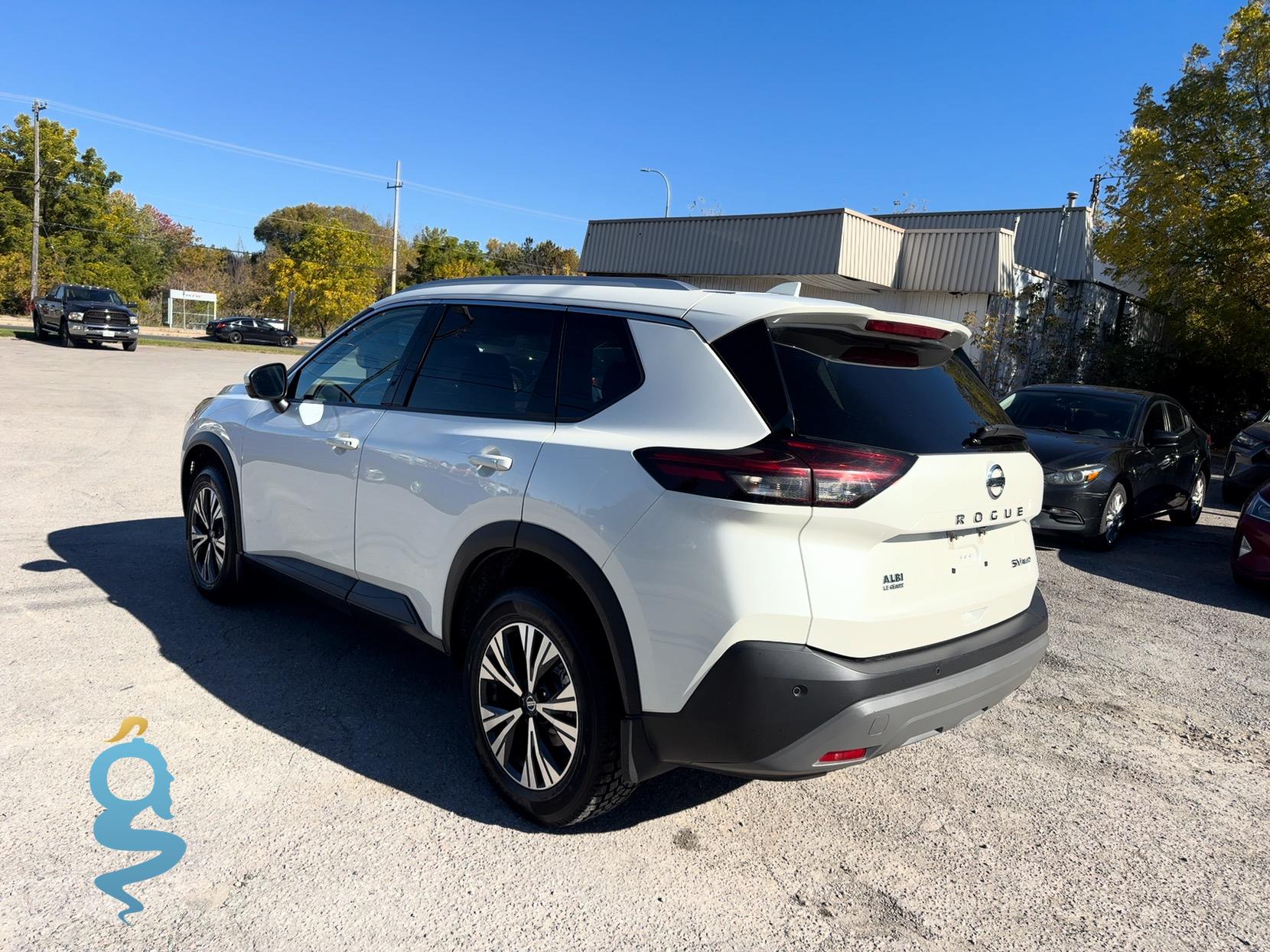 Nissan Rogue 2.5 Grade SV Rogue III (T33)