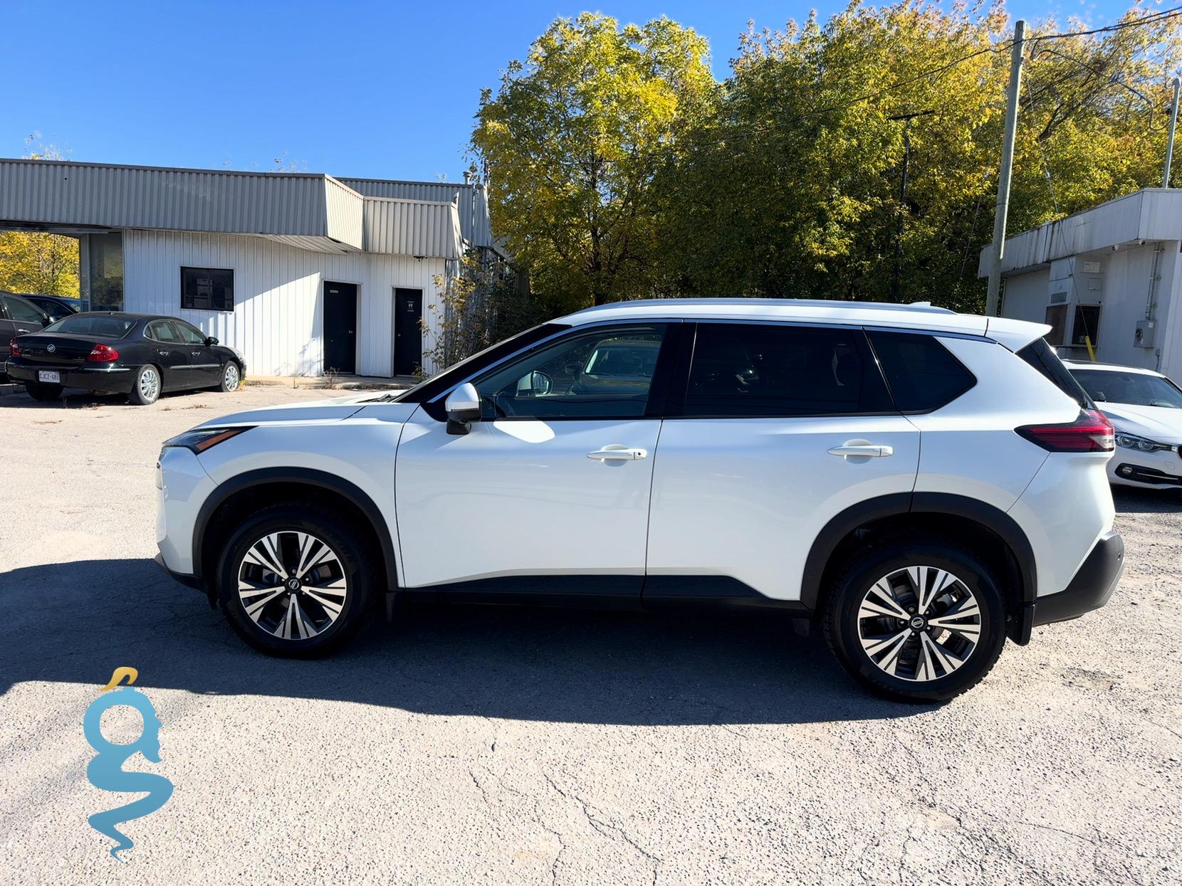 Nissan Rogue 2.5 Grade SV Rogue III (T33)