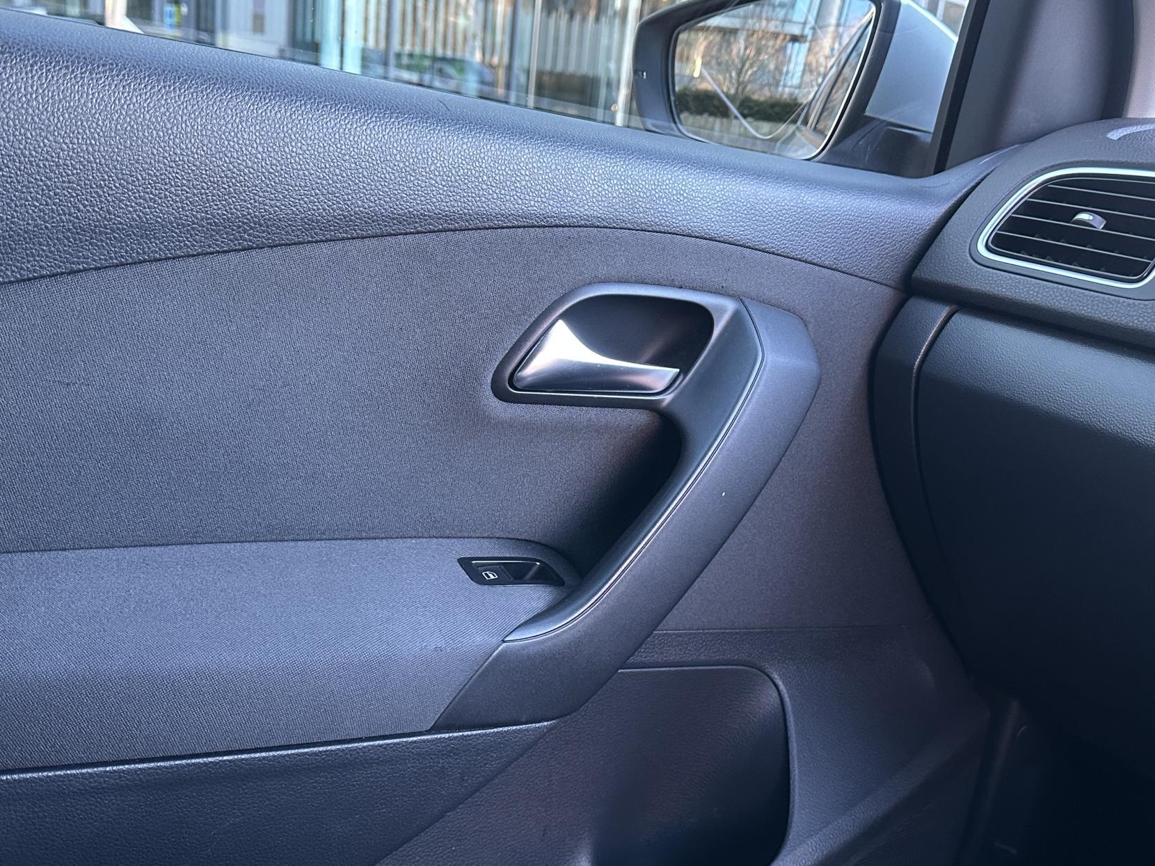 VOLKSWAGEN POLO 1.4 MATCH HATCHBACK 5DR PETROL DSG EURO 5 85 PS 6,350 148.66... image 65