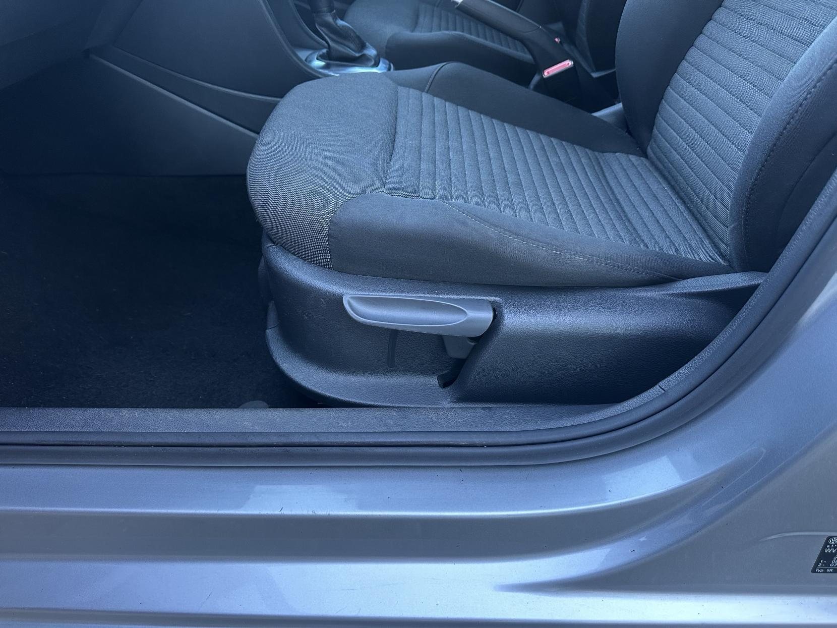 VOLKSWAGEN POLO 1.4 MATCH HATCHBACK 5DR PETROL DSG EURO 5 85 PS 6,350 148.66... image 14