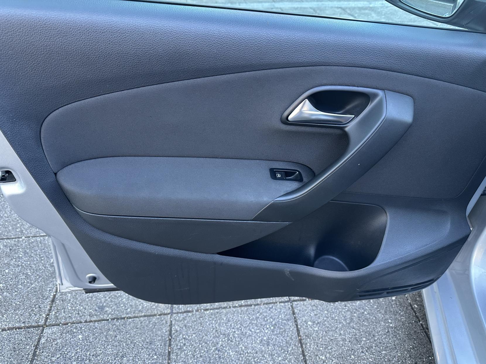 VOLKSWAGEN POLO 1.4 MATCH HATCHBACK 5DR PETROL DSG EURO 5 85 PS 6,350 148.66... image 12