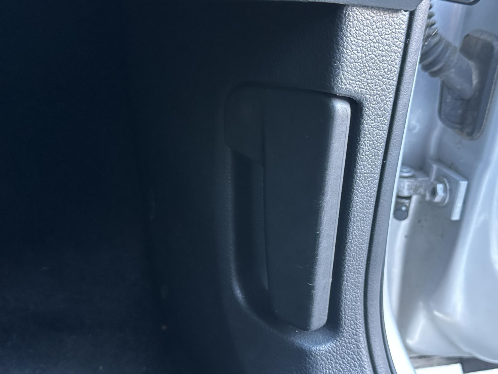 VOLKSWAGEN POLO 1.4 MATCH HATCHBACK 5DR PETROL DSG EURO 5 85 PS 6,350 148.66... image 49