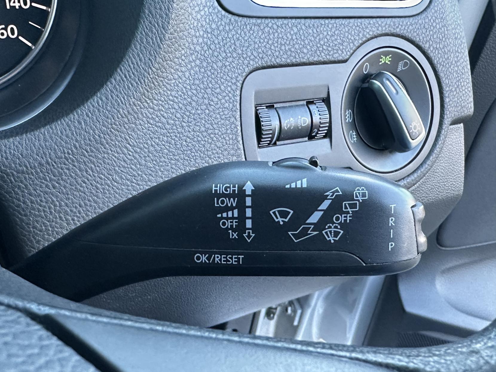 VOLKSWAGEN POLO 1.4 MATCH HATCHBACK 5DR PETROL DSG EURO 5 85 PS 6,350 148.66... image 53