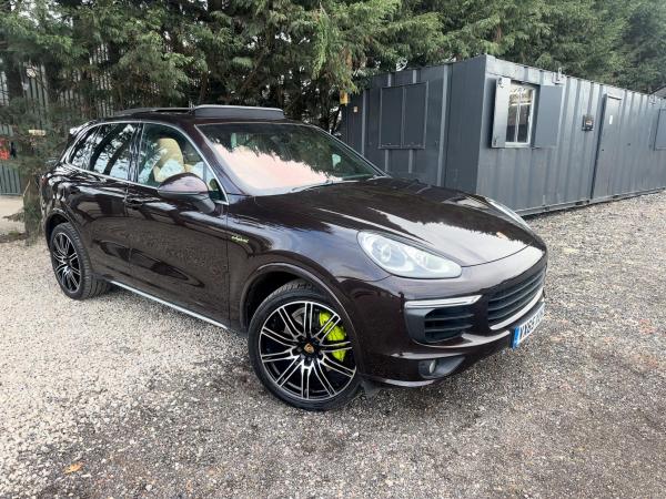 Porsche Cayenne 3.0 V6 E-Hybrid S SUV 5dr Petrol Plug-in Hybrid TiptronicS 4WD Euro 6 (s/s) (416 ps)