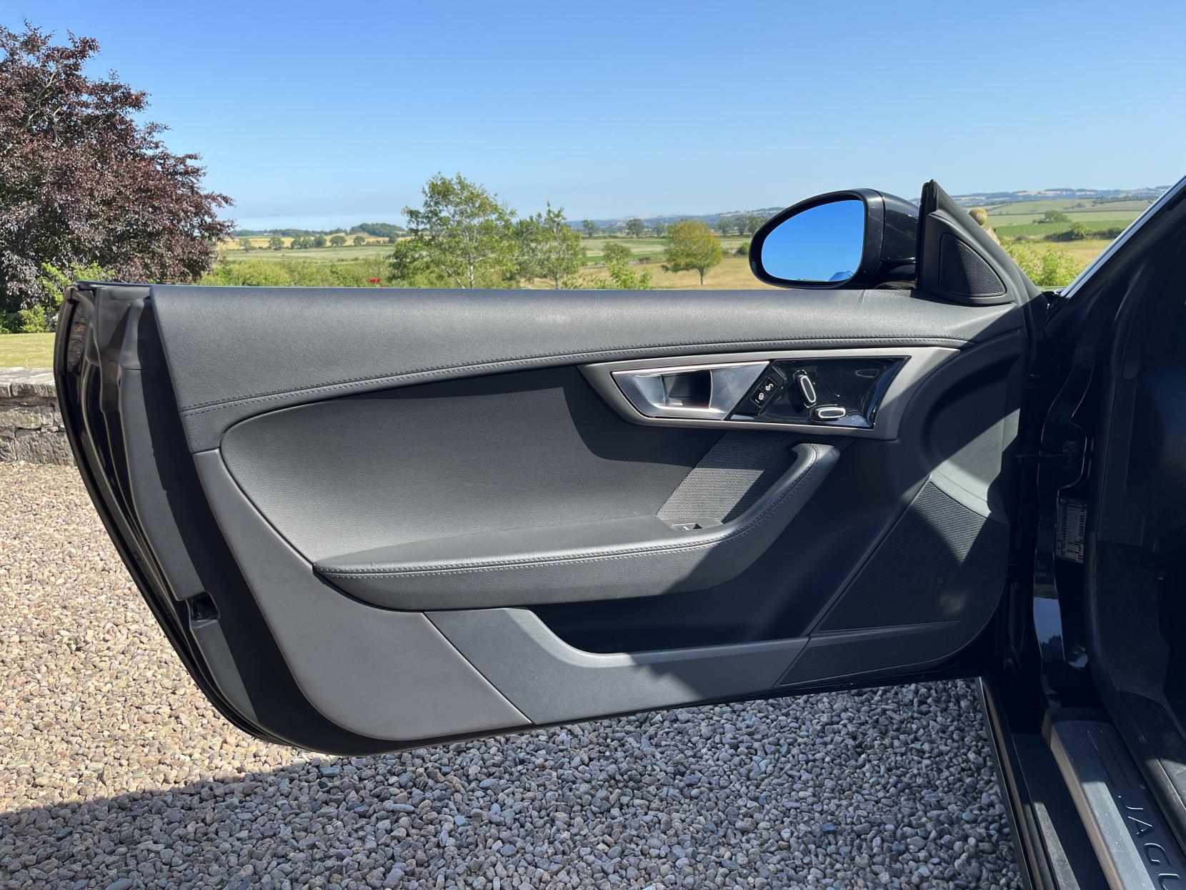 Jaguar F-Type 3.0 V6 Convertible 2dr Petrol Auto Euro 5 (s/s) (340 ps)