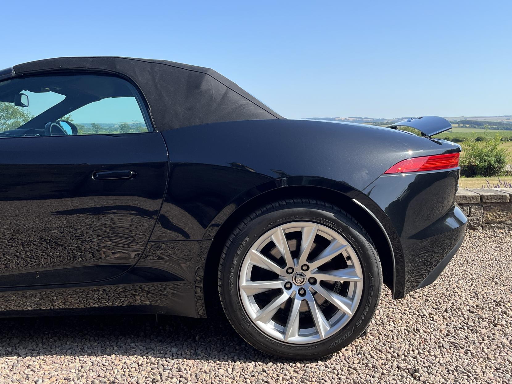 Jaguar F-Type 3.0 V6 Convertible 2dr Petrol Auto Euro 5 (s/s) (340 ps)