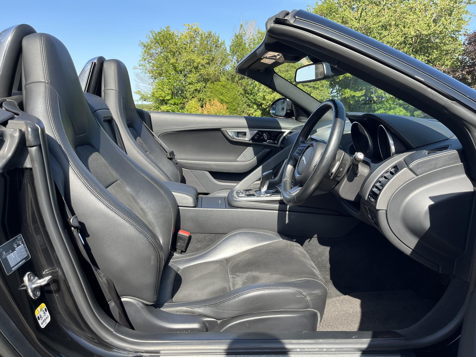 Jaguar F-Type 3.0 V6 Convertible 2dr Petrol Auto Euro 5 (s/s) (340 ps)