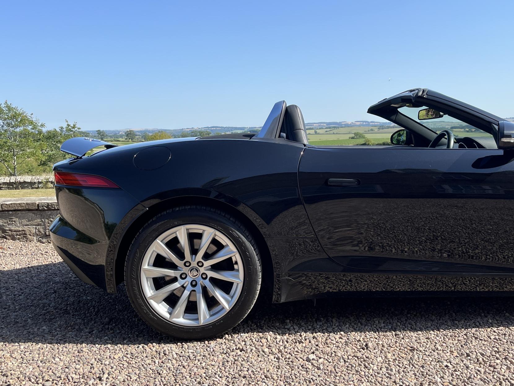 Jaguar F-Type 3.0 V6 Convertible 2dr Petrol Auto Euro 5 (s/s) (340 ps)
