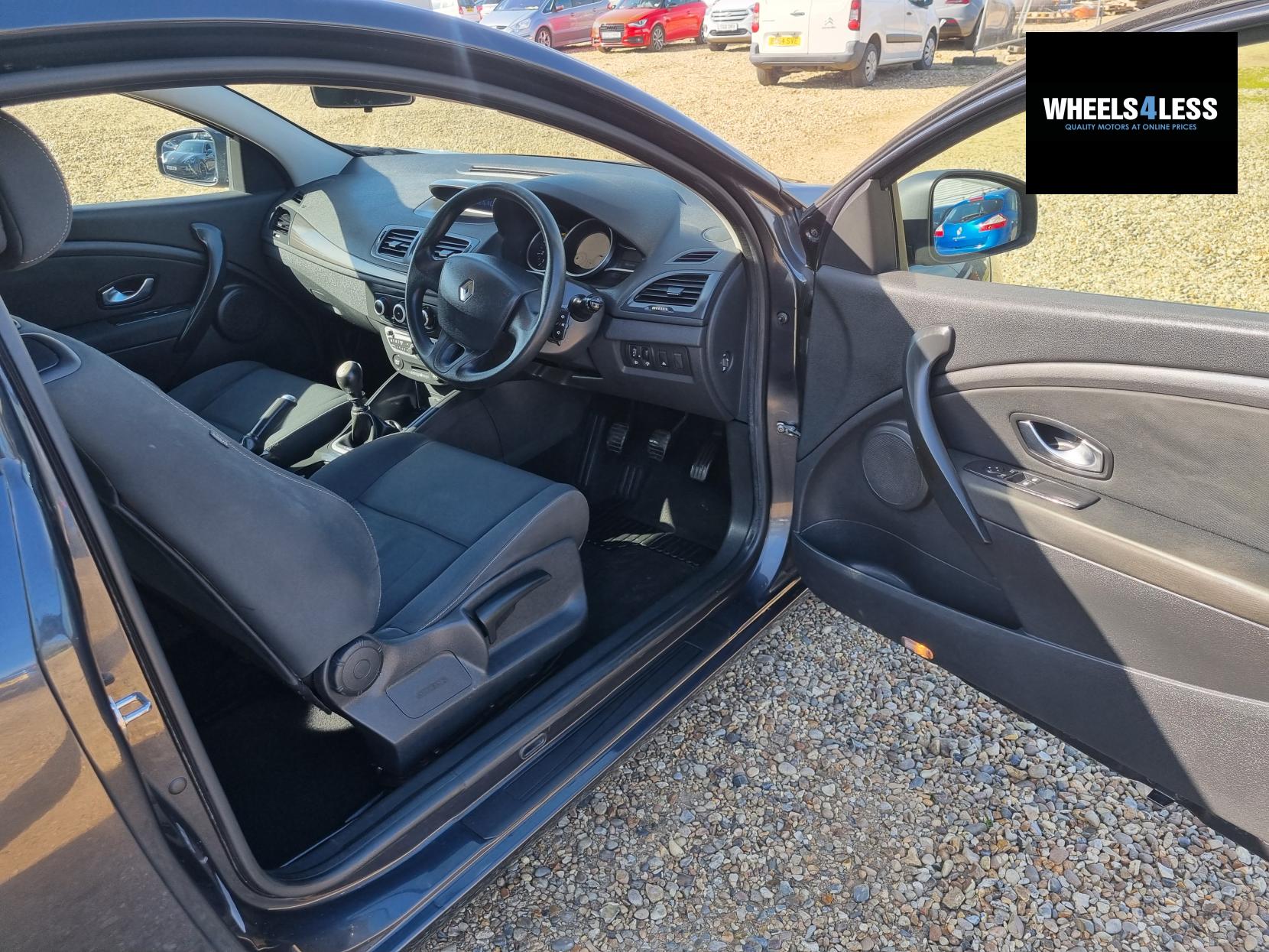 Renault Megane 1.9 dCi I-Music Coupe 3dr Diesel Manual Euro 5 (130 ps)