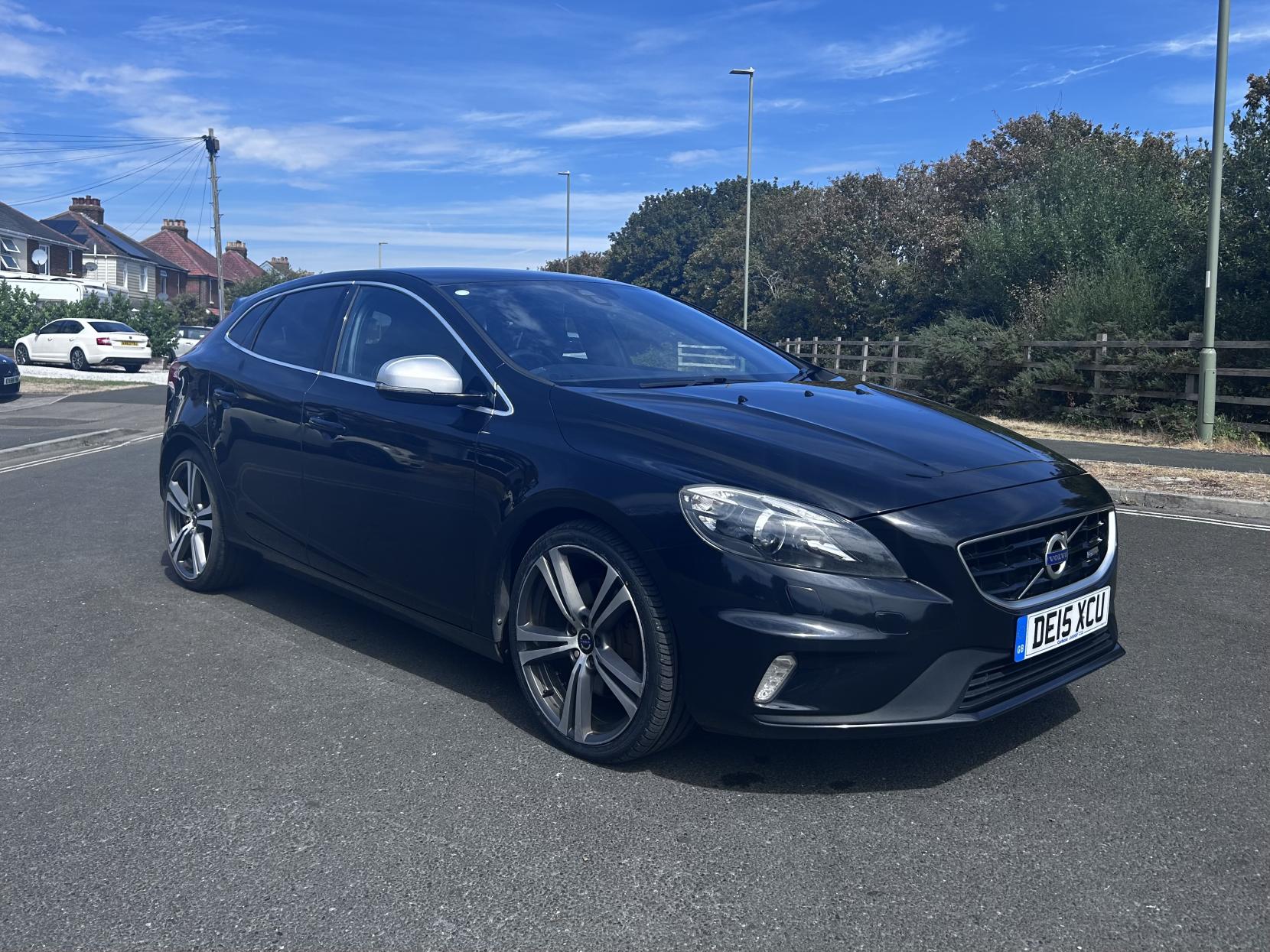2015 Volvo V40 2.0 D4 R-Design Lux Nav Hatchback 5dr Diesel Manual Euro 6 (s/s) (190 ps)