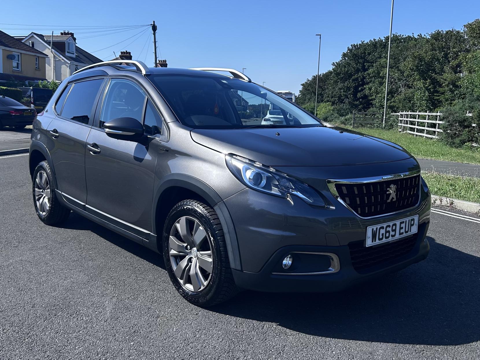Peugeot 2008 1.2 PureTech Signature SUV 5dr Petrol Manual Euro 6 (s/s) (110 ps)