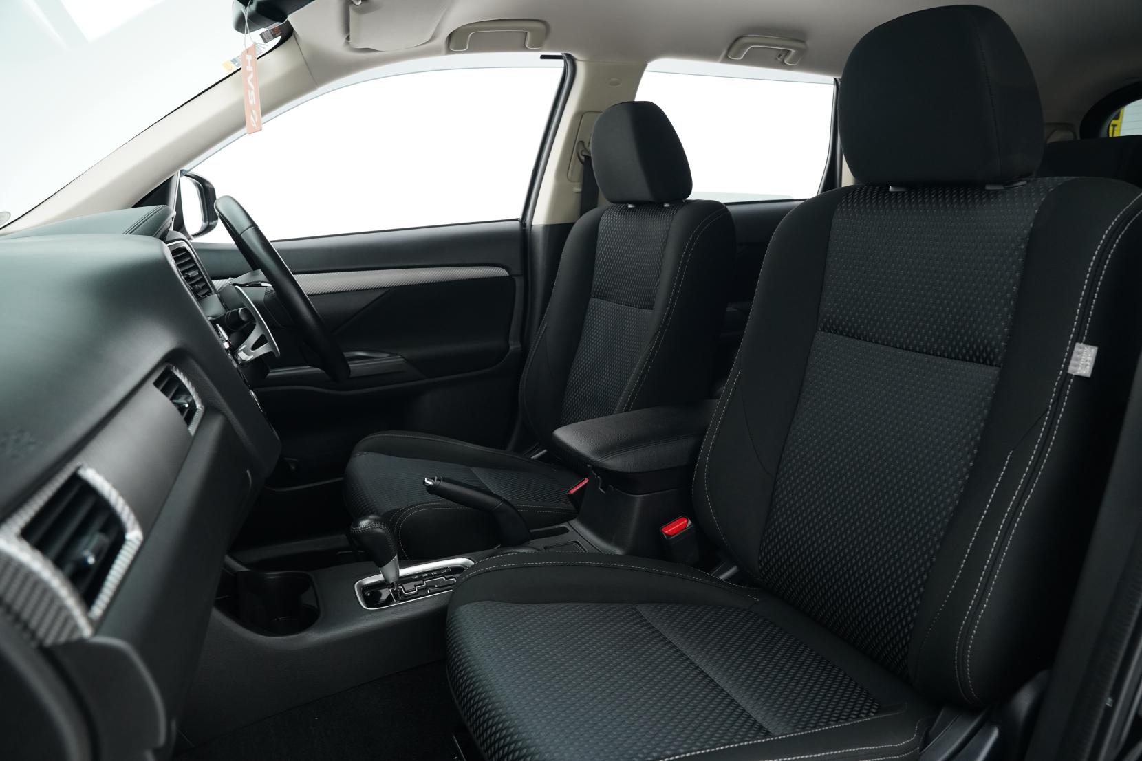Mitsubishi Outlander 2.4 24G 4WD 7 Seater