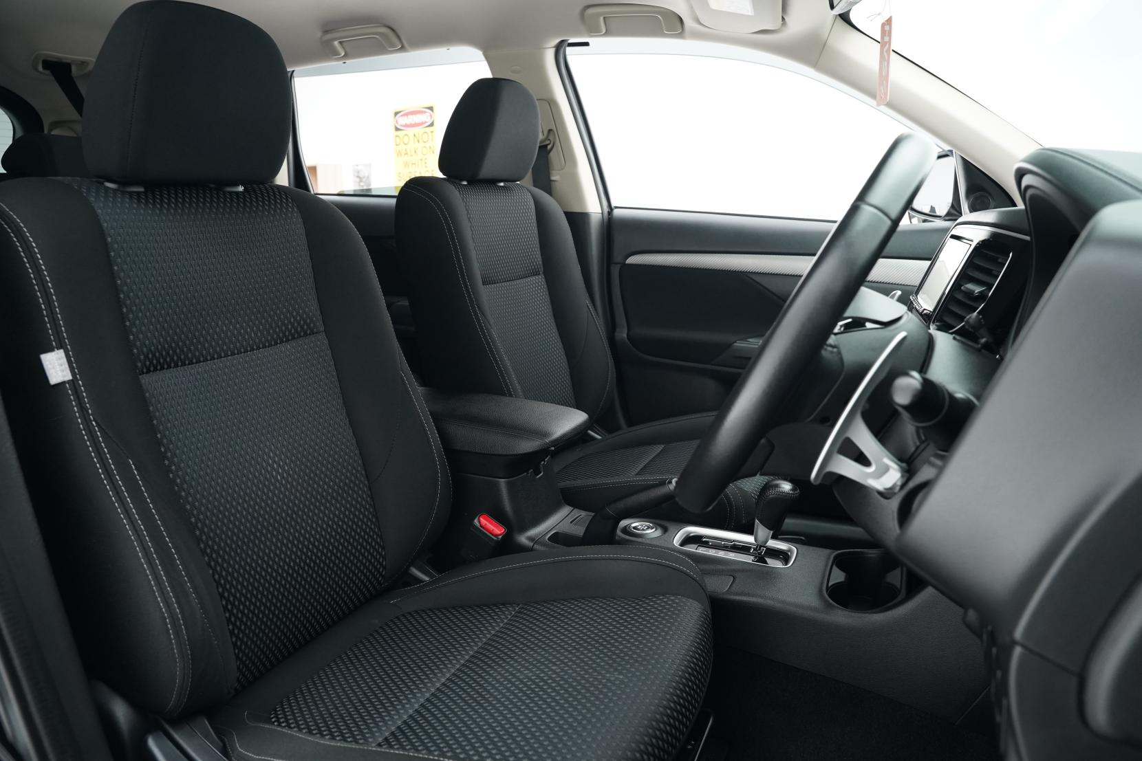 Mitsubishi Outlander 2.4 24G 4WD 7 Seater