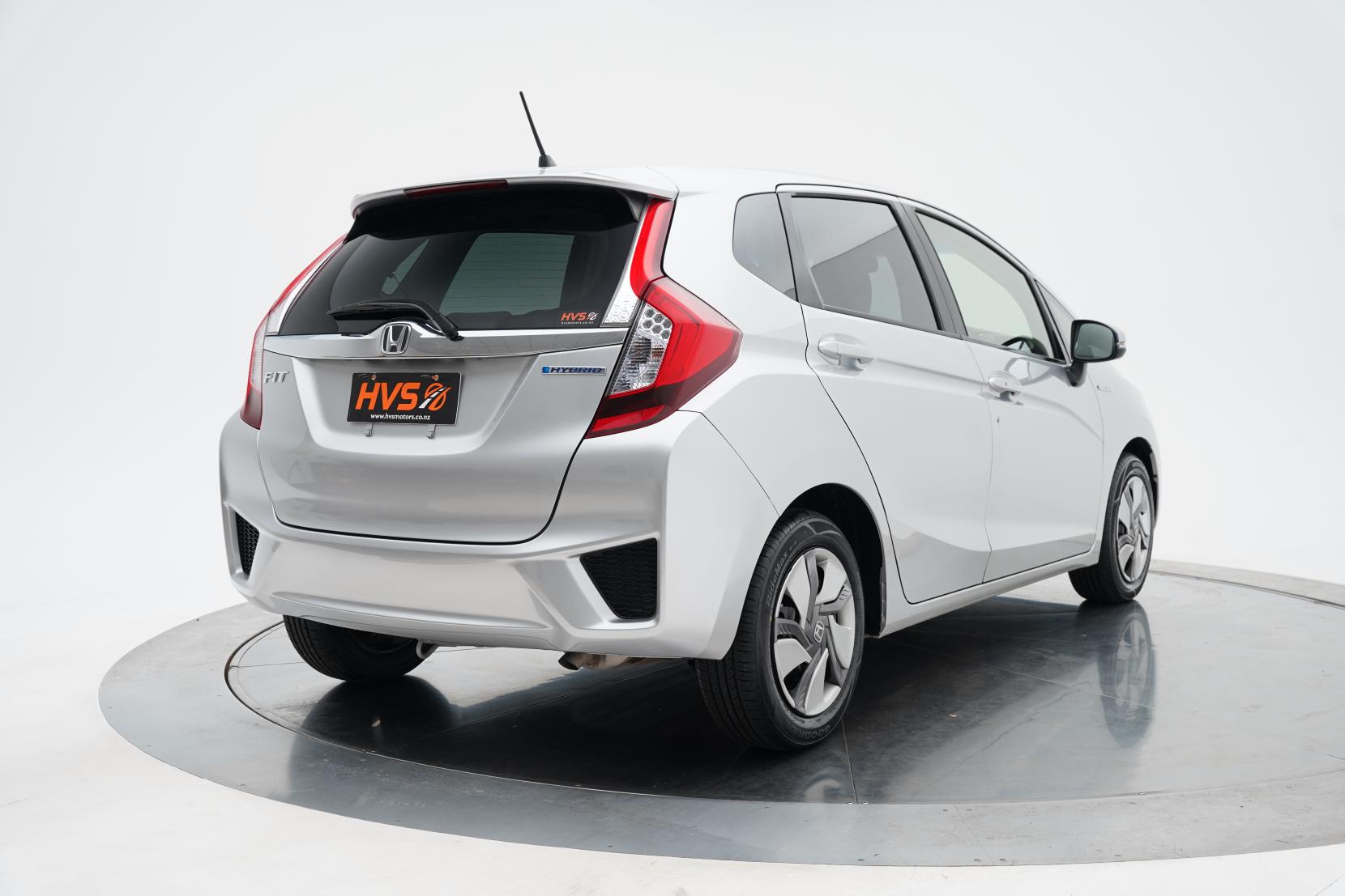 Honda Fit 1.5 HYBRID F PACKAGE