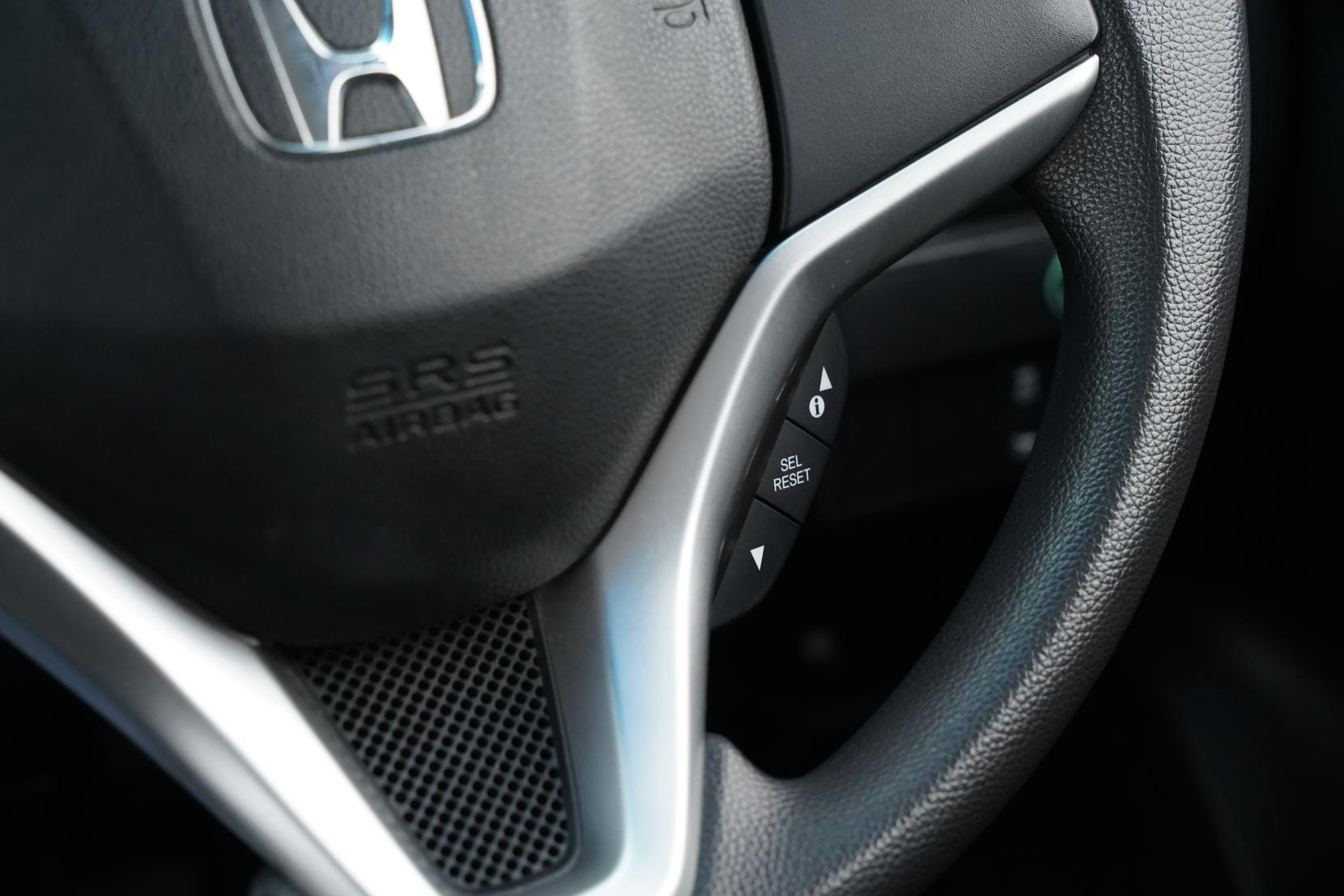 Honda Fit 1.5 HYBRID F PACKAGE