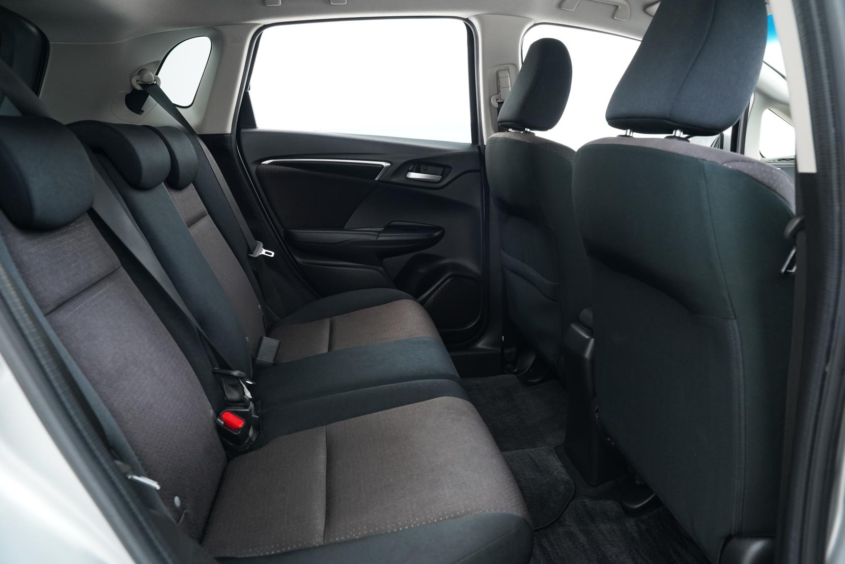 Honda Fit 1.5 HYBRID F PACKAGE