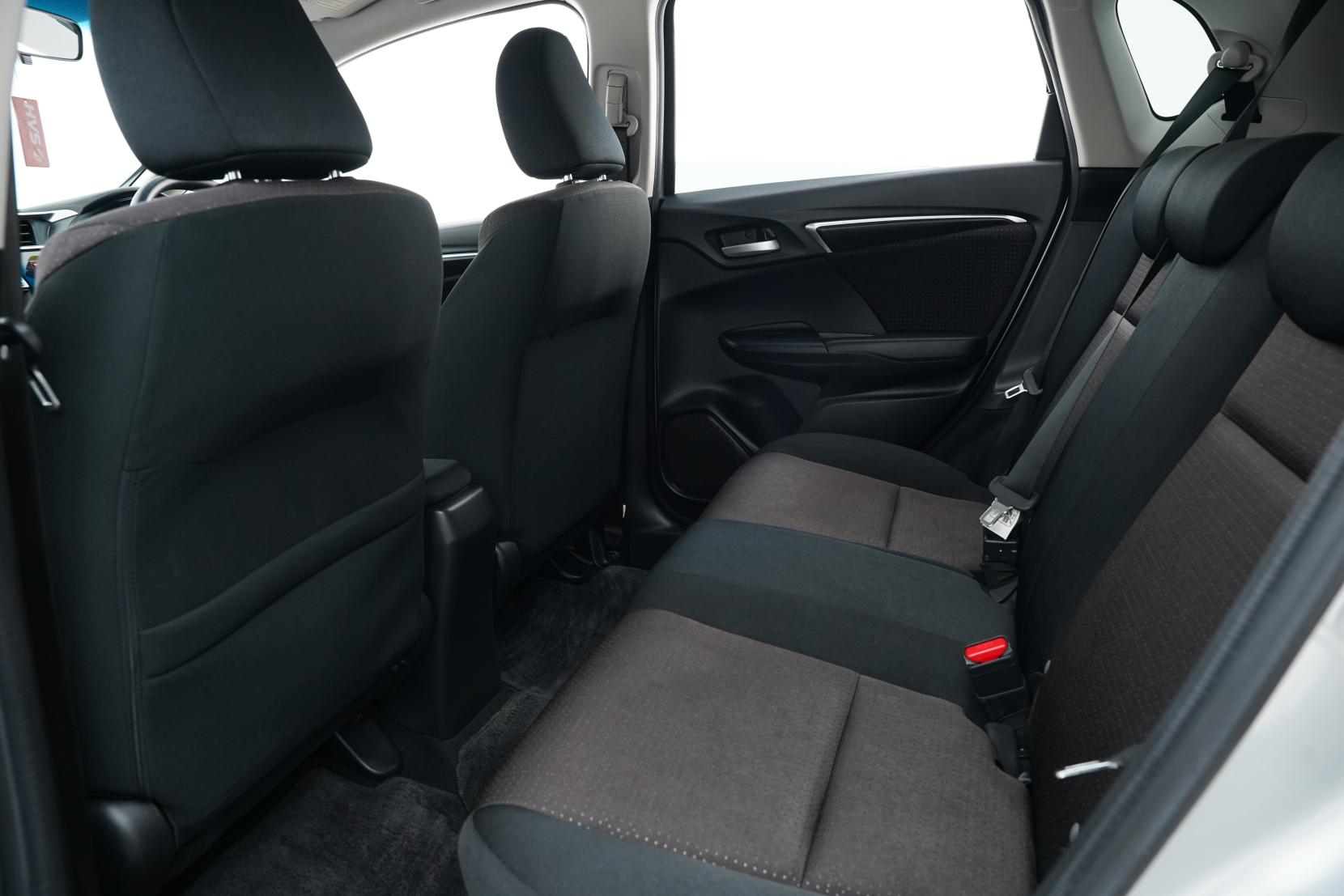 Honda Fit 1.5 HYBRID F PACKAGE