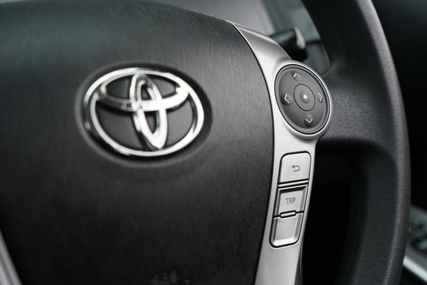 Toyota Prius 1.8 ALPHA S